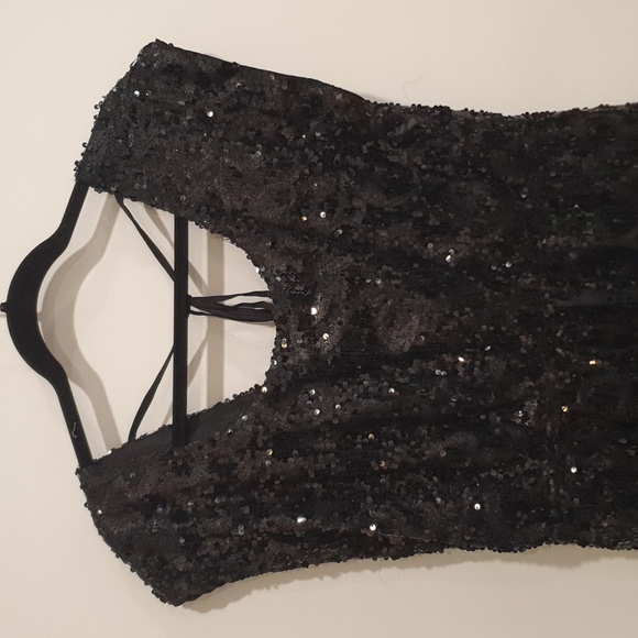 Cap Sleeve Elegant Black lined Sequin Dress Size Medium - Picture 2 of 4